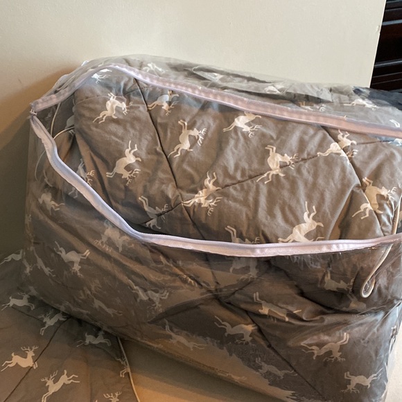 Potterybarn jumping reindeer comforter and pillowshams for full sized bed. - Picture 3 of 5